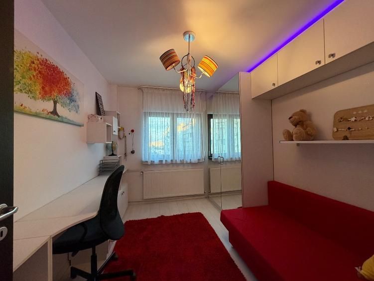 De Închiriat 3 Camere Decomandat,Prima Închiriere, 2 Balcoane, Vitan - Poză 6