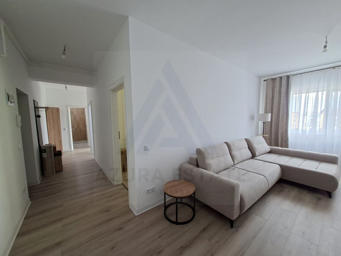 Apartament lux prima inchiriere 3 camere 76mp utili si boxa Selimbar - Poză 15