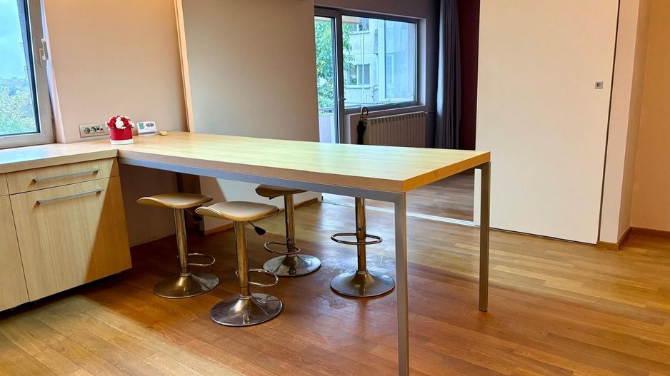 Decomandat si mobilat modern - Poză 1