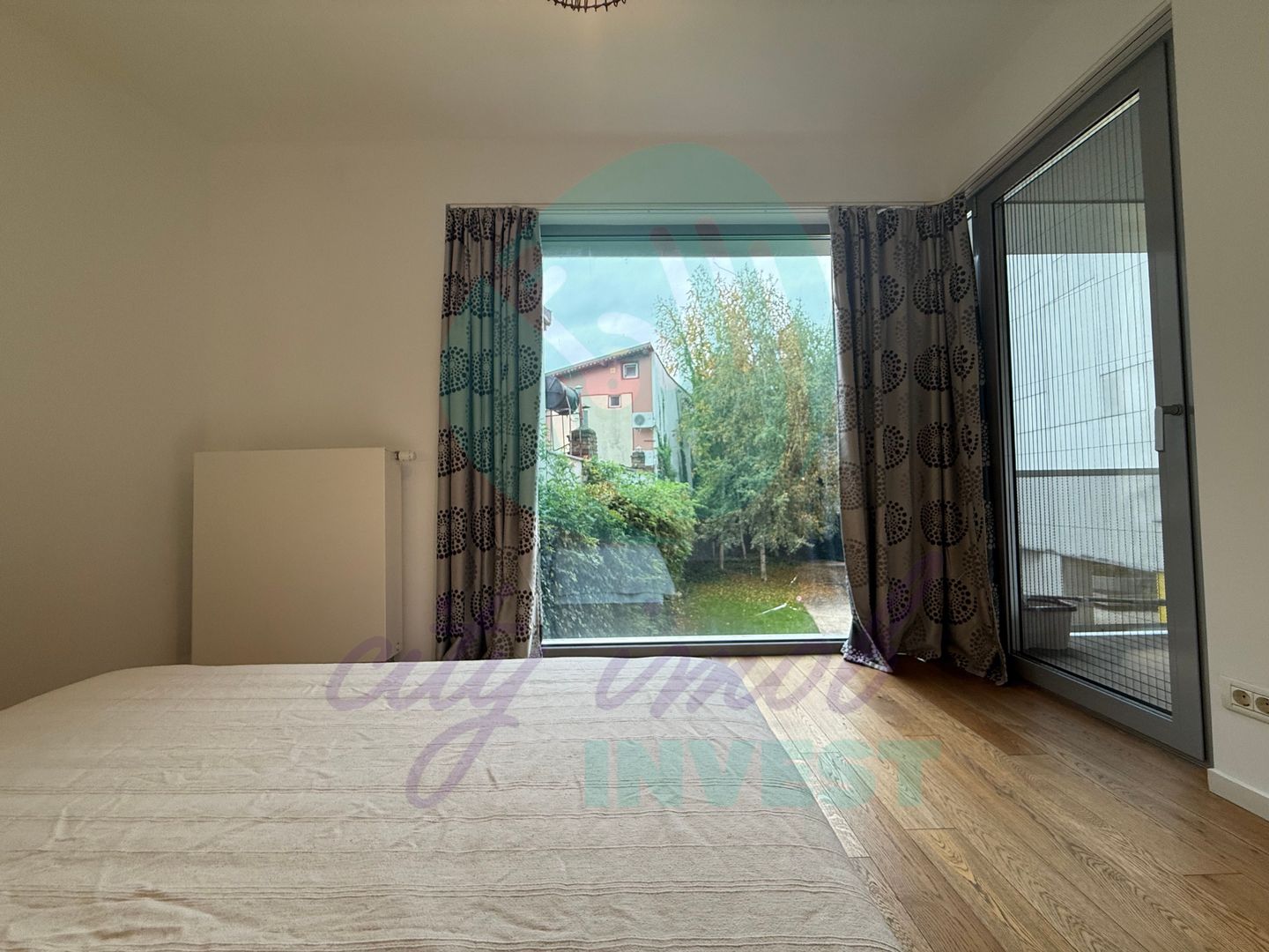 2 camere cu design industrial – un refugiu urban cu vedere spre gradina - Poză 11