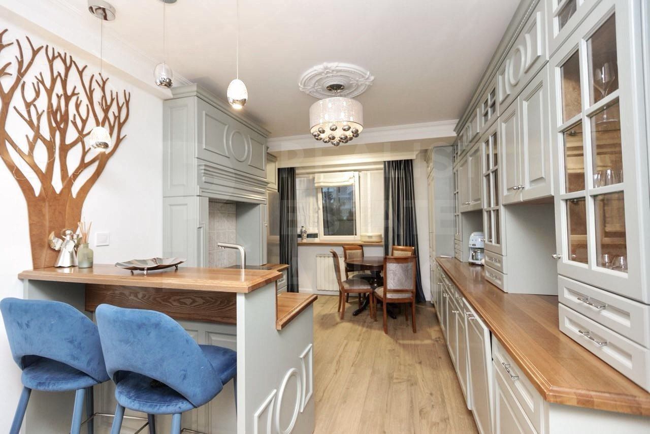 Chirie, apartament, 4 camere, strada Serghei Lazo, Centru - Poză 1