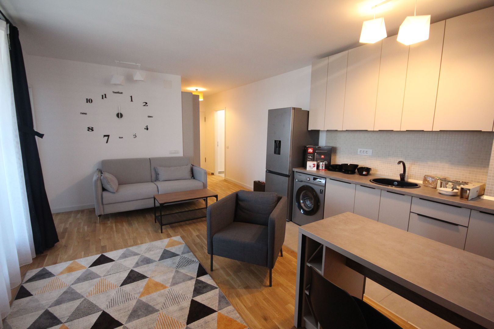 Apartament  inchiriere la ISHO - Poză 1