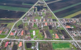 Teren intravilan cu fundatie inceputa si materiale - Poză 3