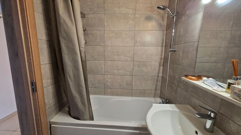 Închiriere Apartament cu 3 camere premium, prima inchiriere, 3 min metrou - Poză 8