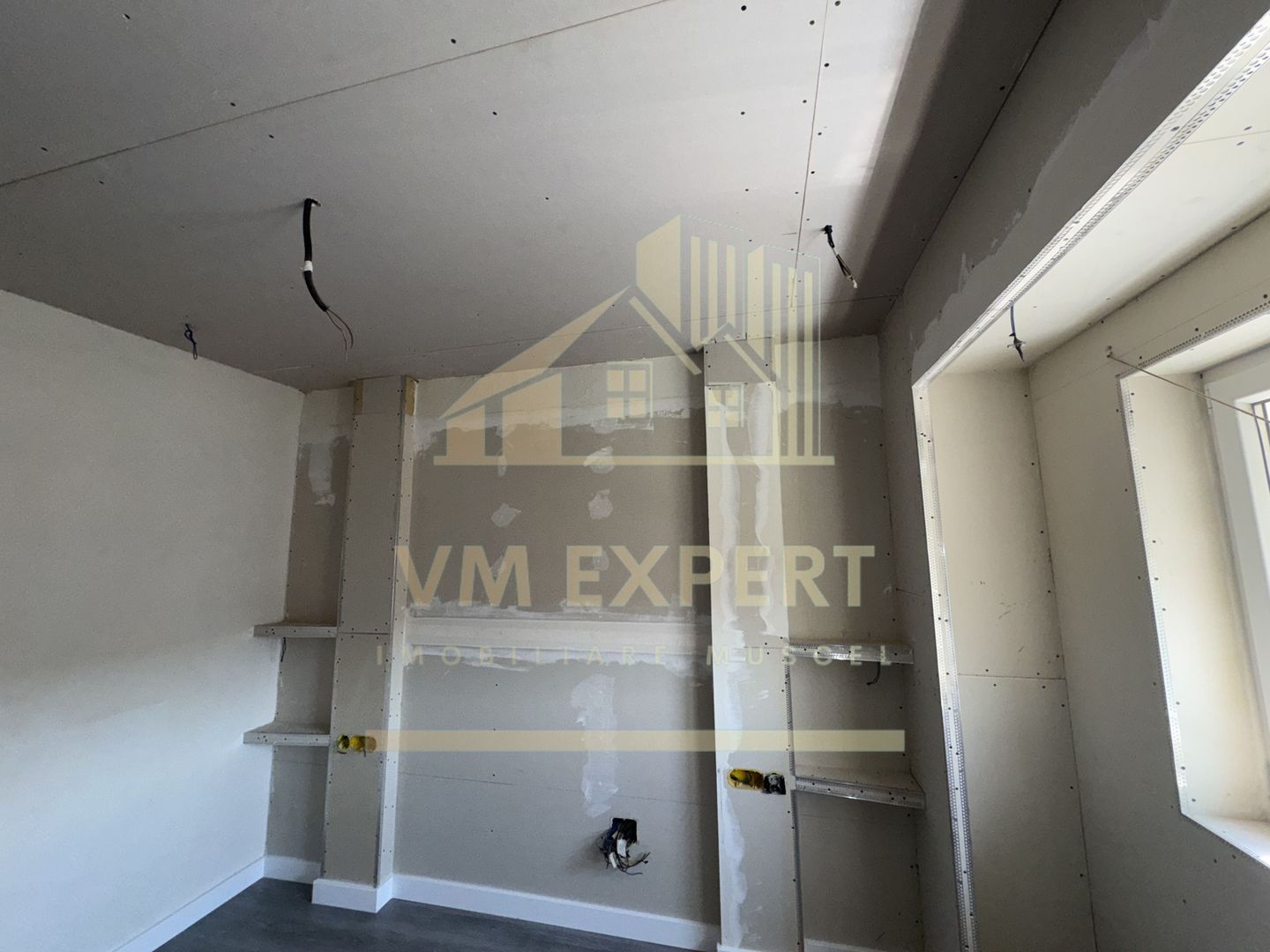 APARTAMENT 2 CAMERE CAMPULUNG, ETAJ 4, CARTIER VISOI - Poză 6