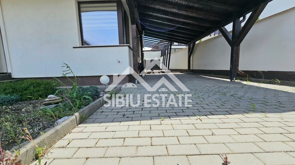 Casa mobilata 4 camere, 2 bai, curte si carport - Poză 14