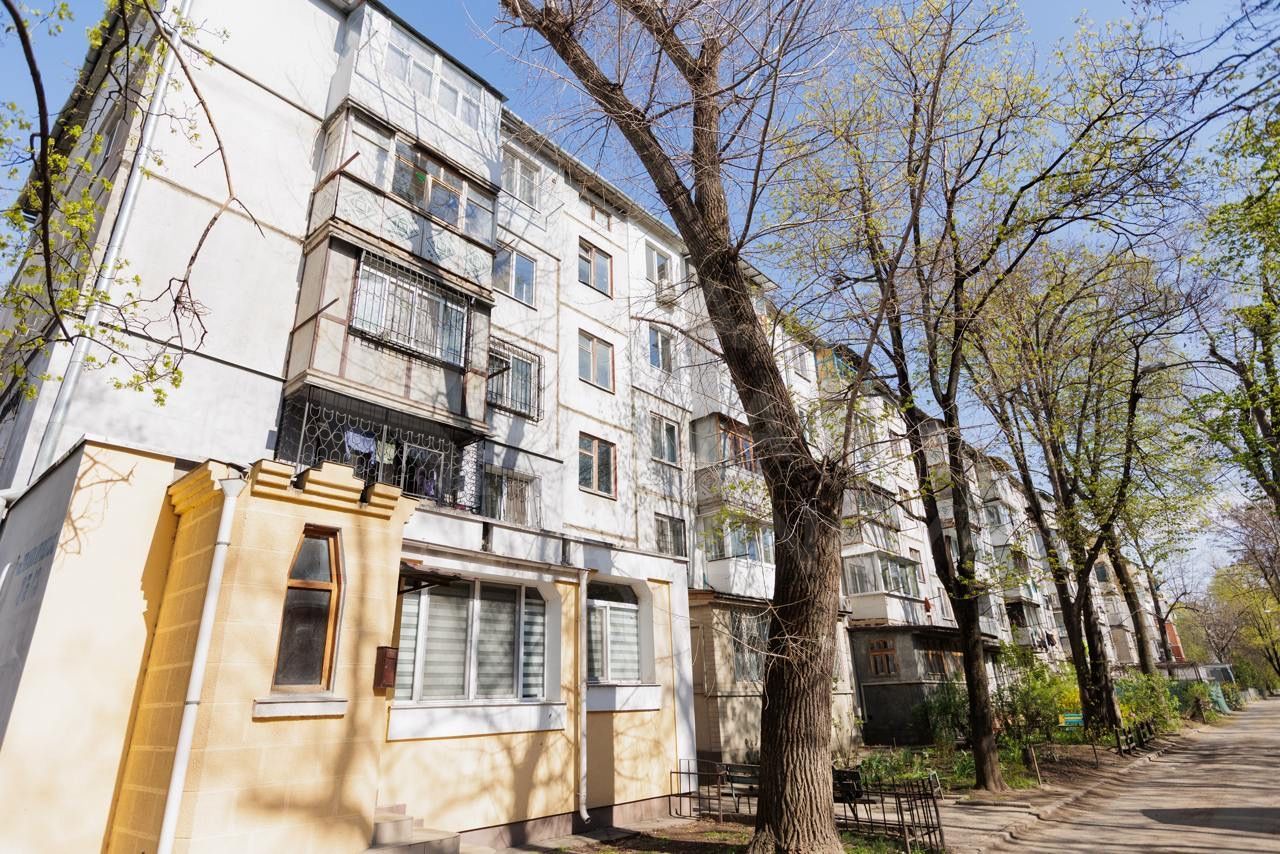 For sale, apartment, 2 rooms, Trandafirilor Street, Botanica - Poză 1