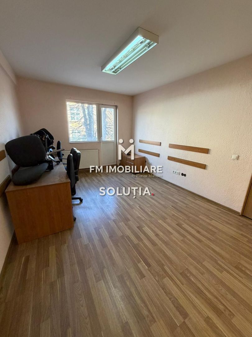 Apartament de vanzare 2 camere , etaj 1 - zona Piata Revolutiei - Poză 3