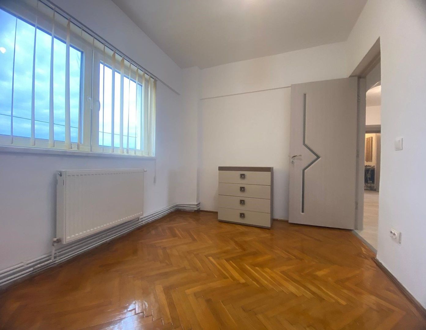 Închiriere apartament cu 4 camere, spatiu generos– Centru, Târgoviște - Poză 6