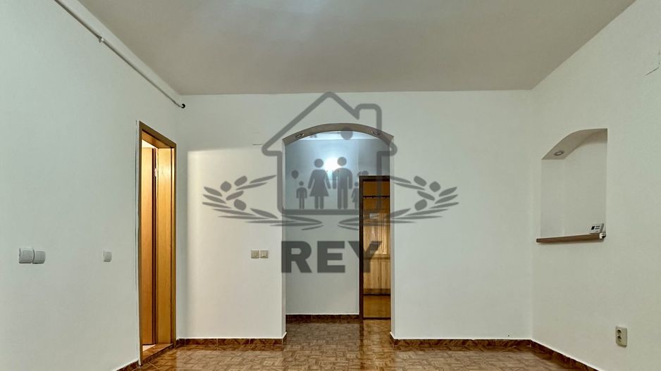 Apartament 4 camere cu garaj zona Strand- V.Aurie - Poză 11