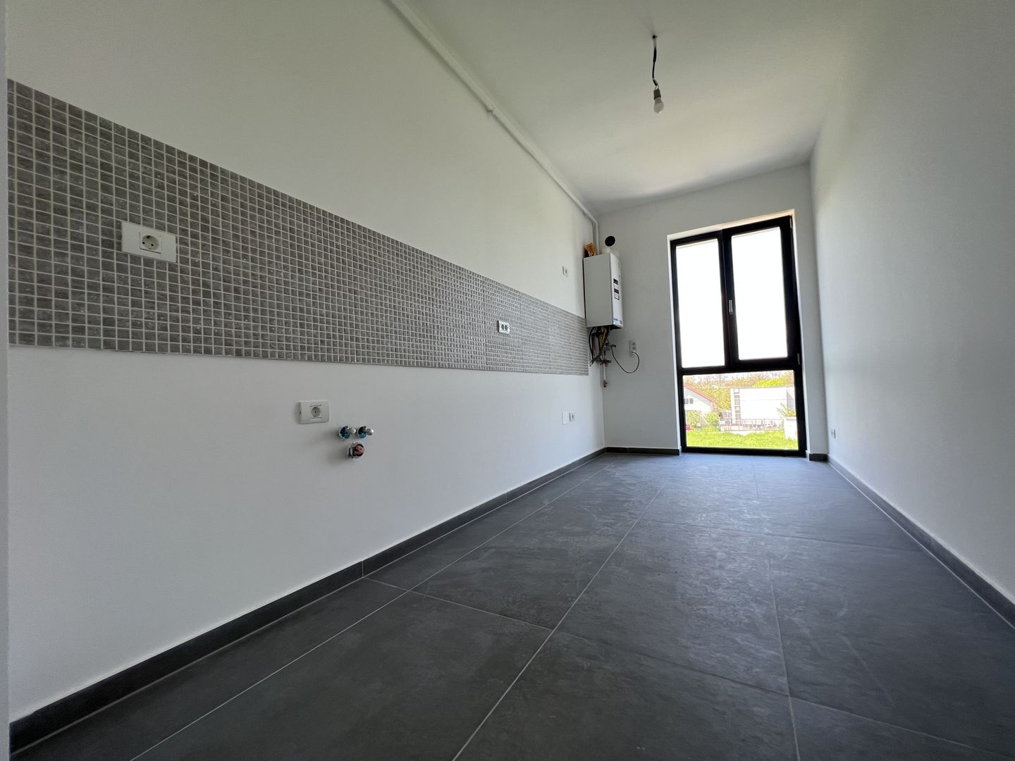 APARTAMENT CU 2 CAMERE - Poză 3