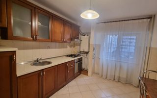 Apartament 3 camere, zona ultracentrala - Poză 1