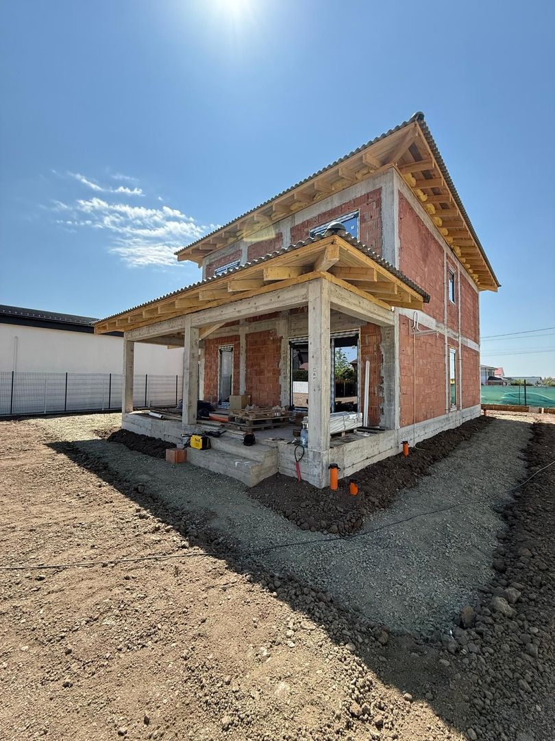 Casa individuala- 3 dormitoare - teren mare -Dumbravita - Poză 1