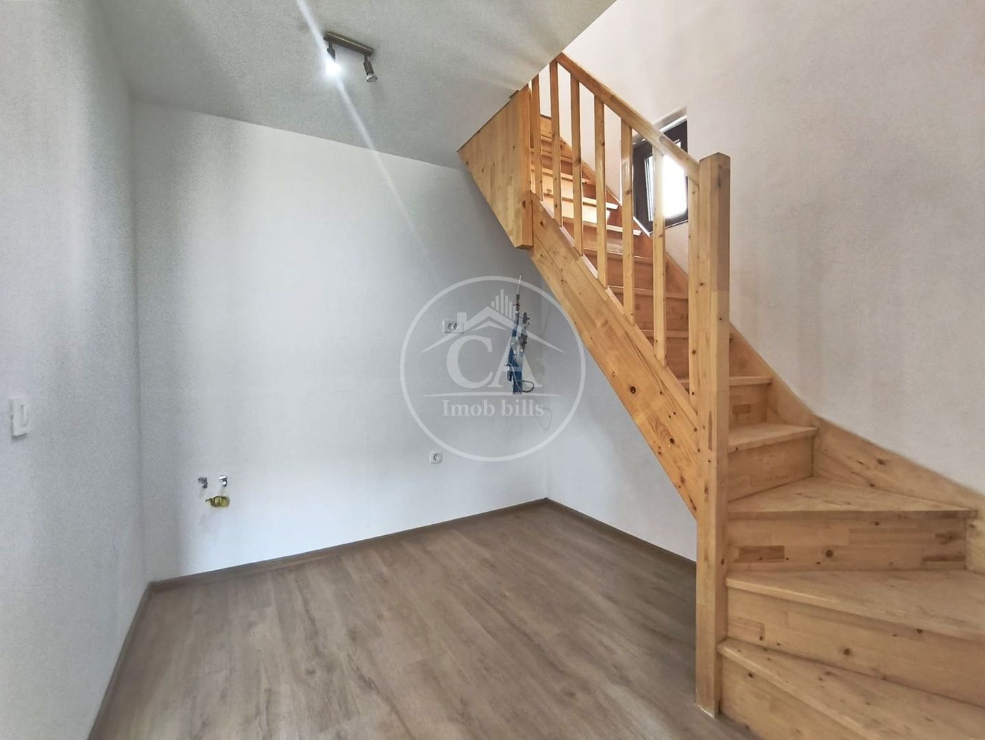 Apartament cu 2 camere la curte comuna de vanzare Ultracentral, Oradea - Poză 10