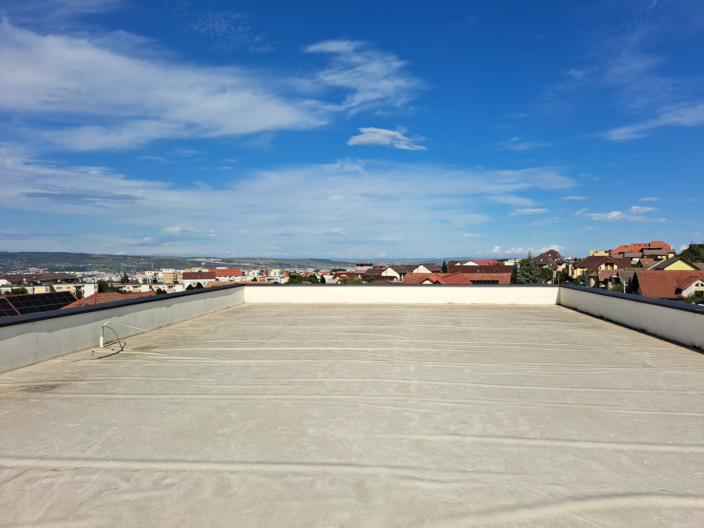 Penthouse 150 mp utili+ terase 200 mp+ 2 parcari subterane +curte 120 mp - Poză 17