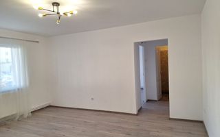 Vând apartament în micro 16 - Poză 2