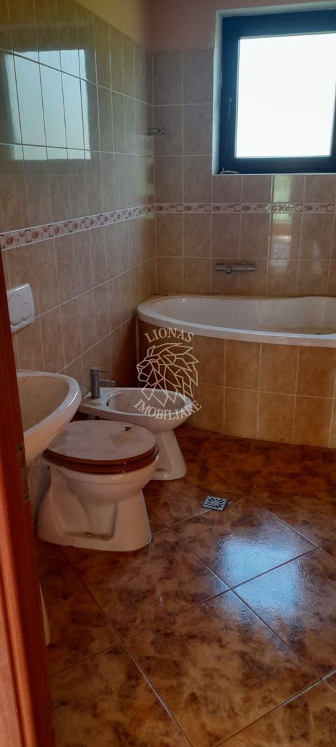 Casa 5 camere 183 mp-teren 2135 mp-garaj- Posmus, Com. Sieu - Poză 7