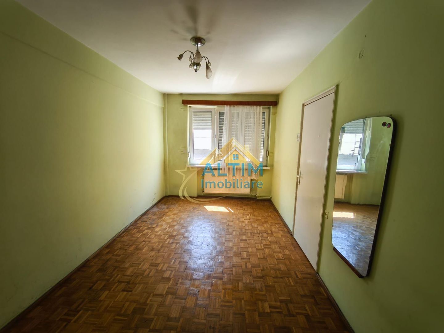 De vânzare - Apartament 2 camere, central, zona Patria - Poză 1