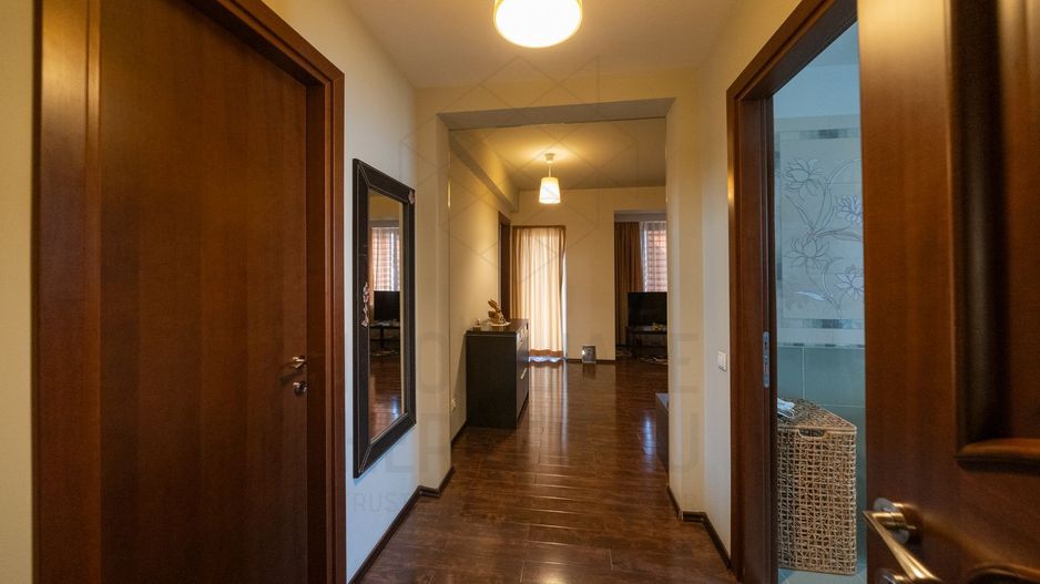 Casa spatioasa 515 mp langa metrou 1Mai - Poză 11