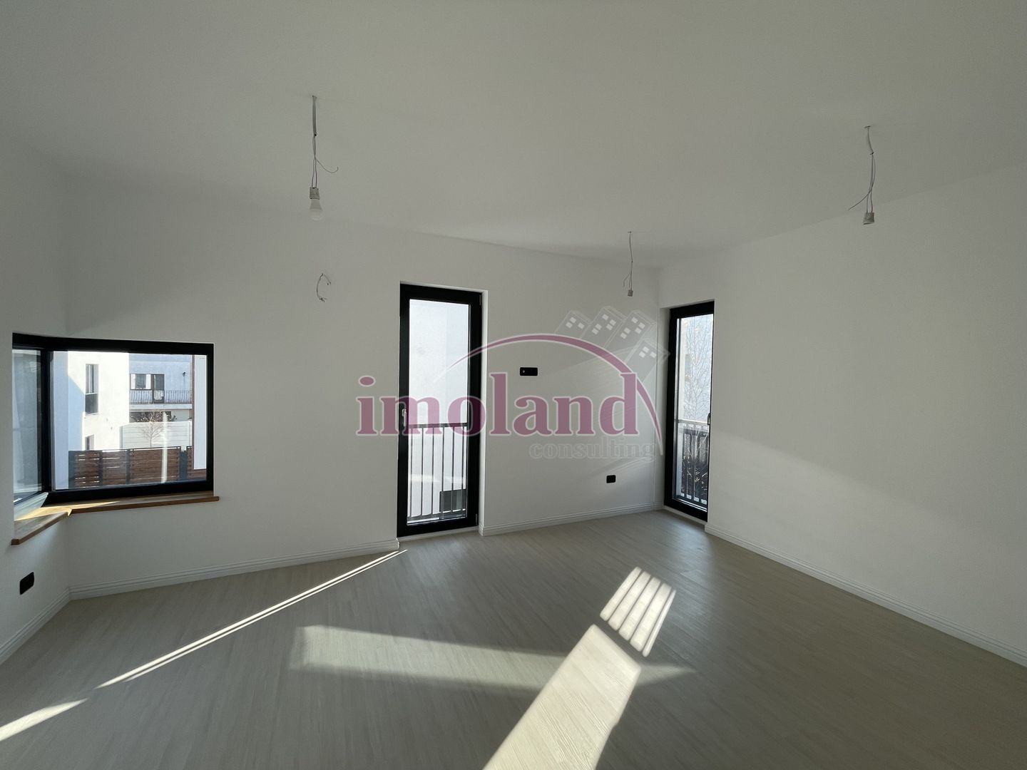 De vânzare casă noua 102 mp | 5 cam 3 bai | curte proprie | lacul Straulesti - Poză 13