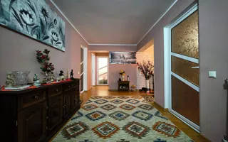Vila cu etaj si mansarda, teren 7.200 mp, 1.550 mp intravilan - Poză 20