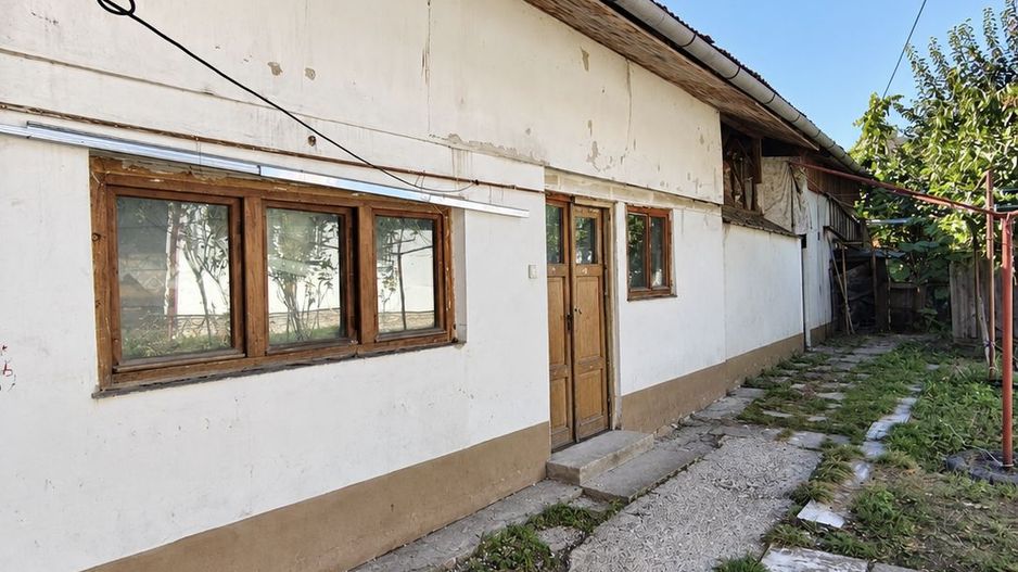 Casa 3 camere, 97 mp(etaj 1) + 2 spatii anexe in aceeasi curte - Poză 2