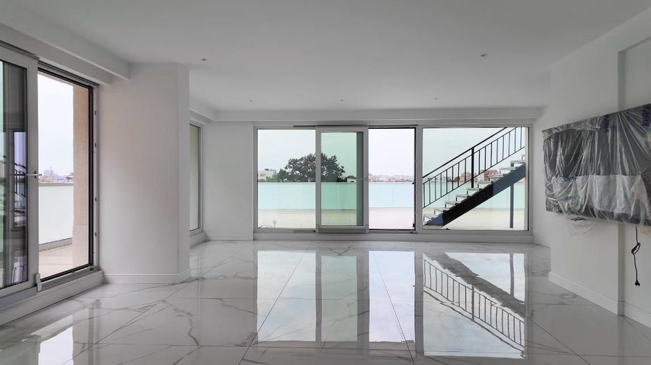 Penthouse cu 4 camere in zona Unirii, parcare si boxa in subteran - Poză 3