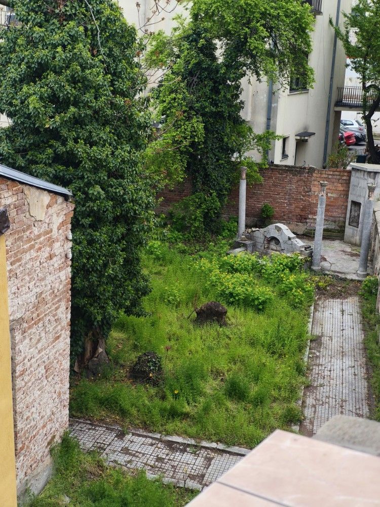 Casă cu farmec istoric în zonă protejată Rosetti, ideală pentru restaurare - Poză 19