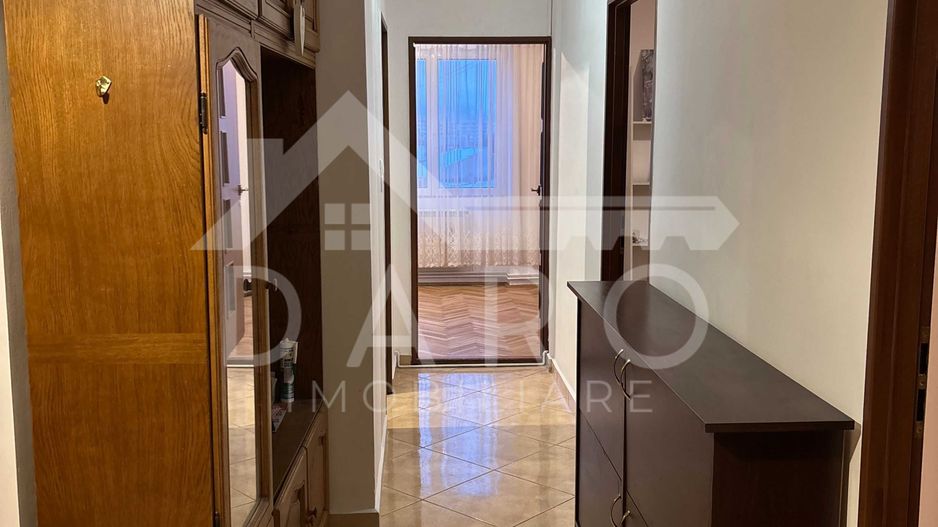 INCHIRIERE Apartament spațios cu 3 camere în zonă centrală - Poză 3