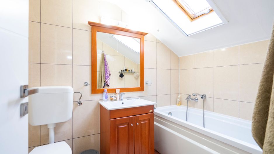 Casa in Nojorid cu 3 dormitoare 2 bai - Poză 10