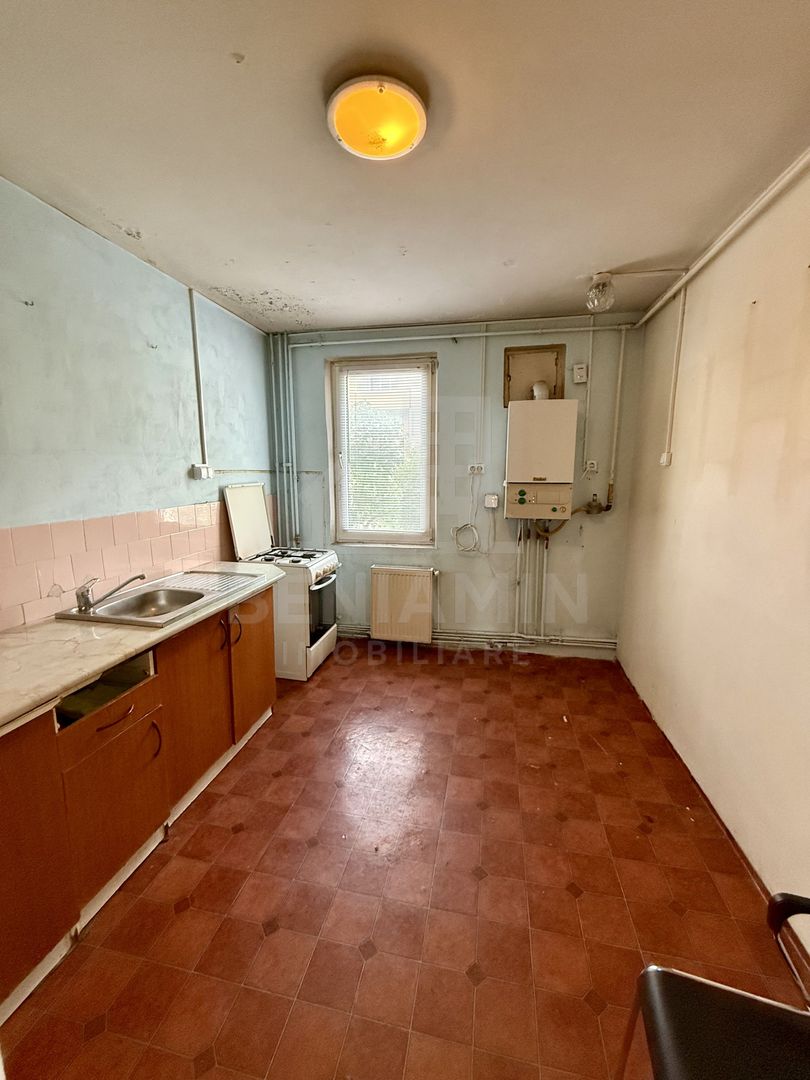 4 decomandate - 80mp - etaj 1 - 2bai - centrala - invesitie - Astra - Poză 8