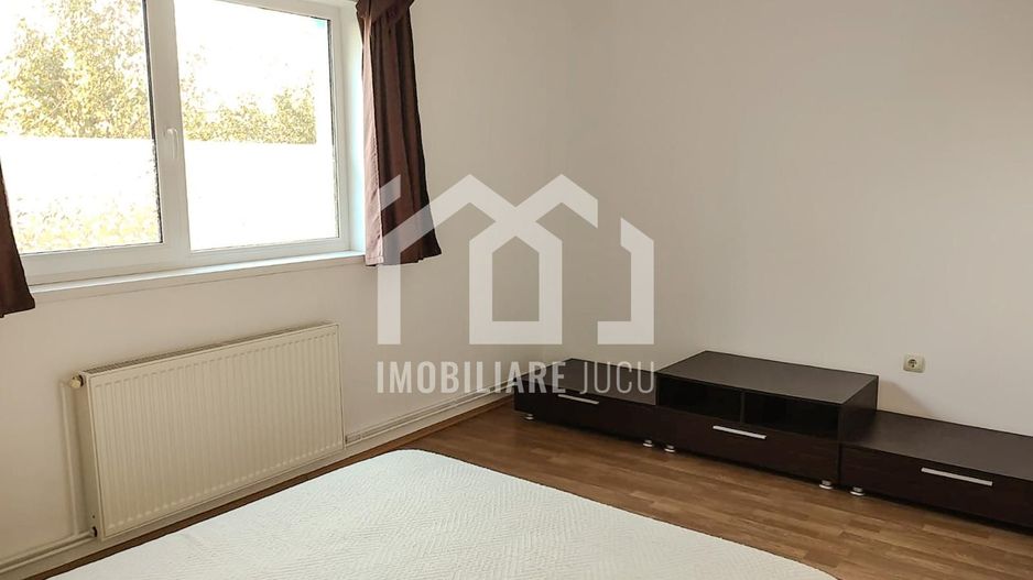 De Inchiriat Casa Individuala cu 3 camere, Garaj, Jucu de Mijloc - Poză 3