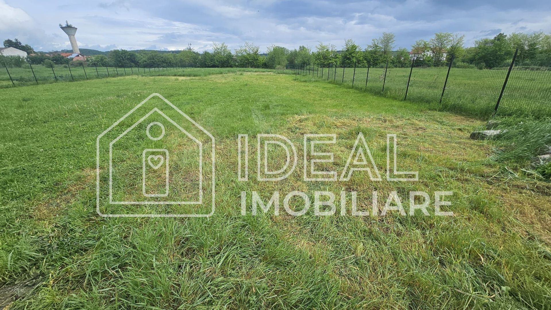 Teren Intravilan 3100 mp, 46 deschidere la strada, in Cristian - Poză 1