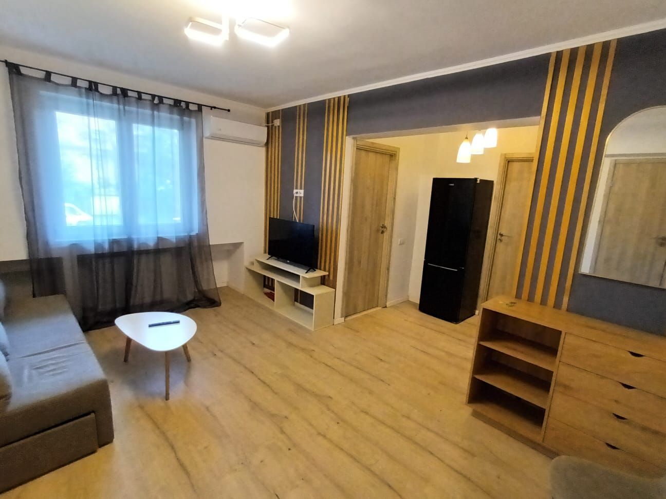 3 camere| ION MIHALACHE - Poză 1