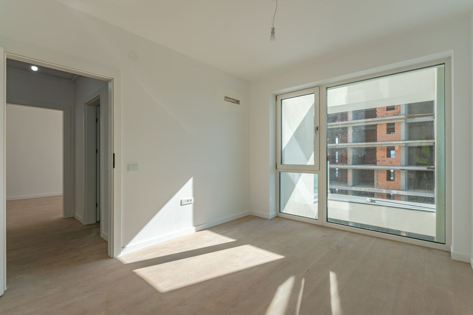 Apartament Decomandat | 53 mp utili + 10 mp balcon | Sala Polivalentă - Poză 6