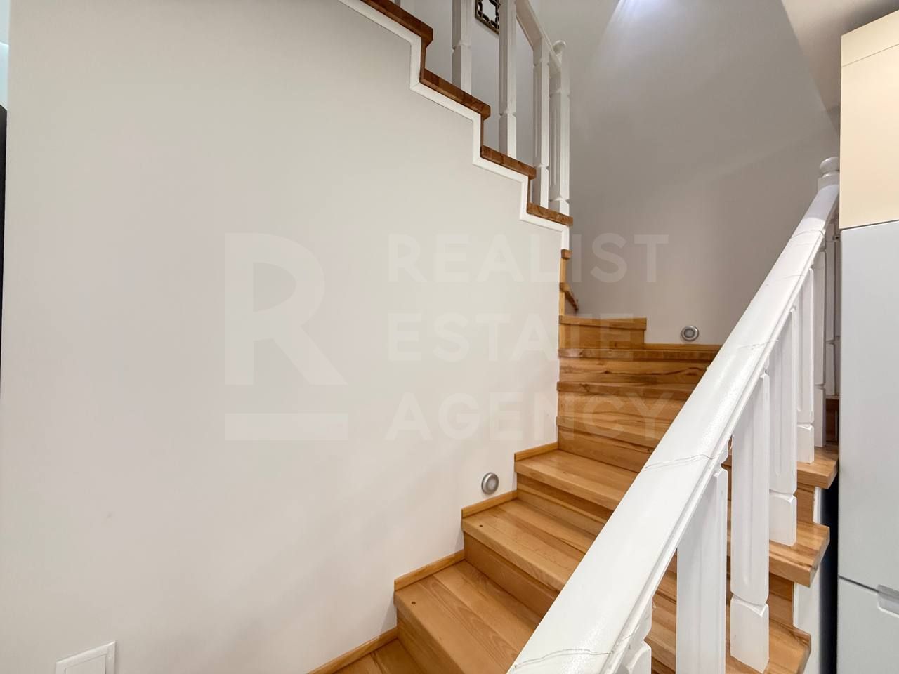 Vânzare, casă, 2 nivele, 3 camere, strada Miorița, Colonița. - Poză 7