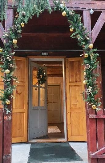 Cabană de vânzare-complet utilată, ideală pentru regim hotelier. - Poză 2