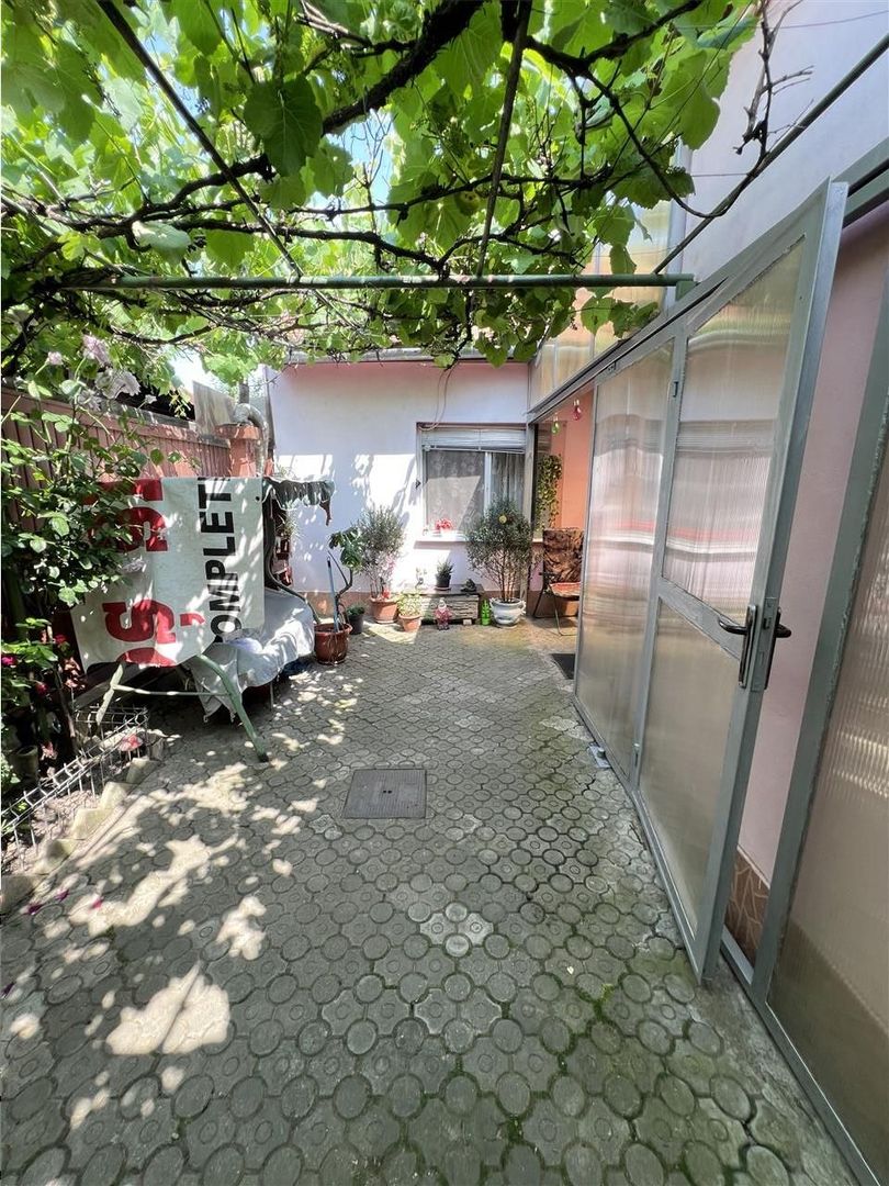 Casa pentru 2 familii zona Ghiroda CENTRALA teren 570mp - Poză 14