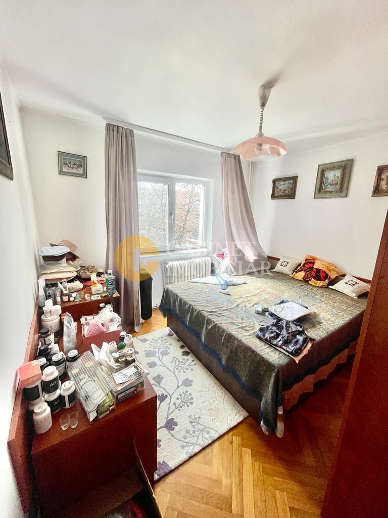 Etaj 2 Gara- Arcu Apartament 3 camere decomandat 2 bai - Poză 3