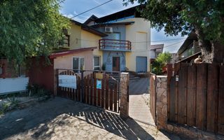 Vilă din cărămidă cu 4 dormitoare și 3 băi - Poză 1