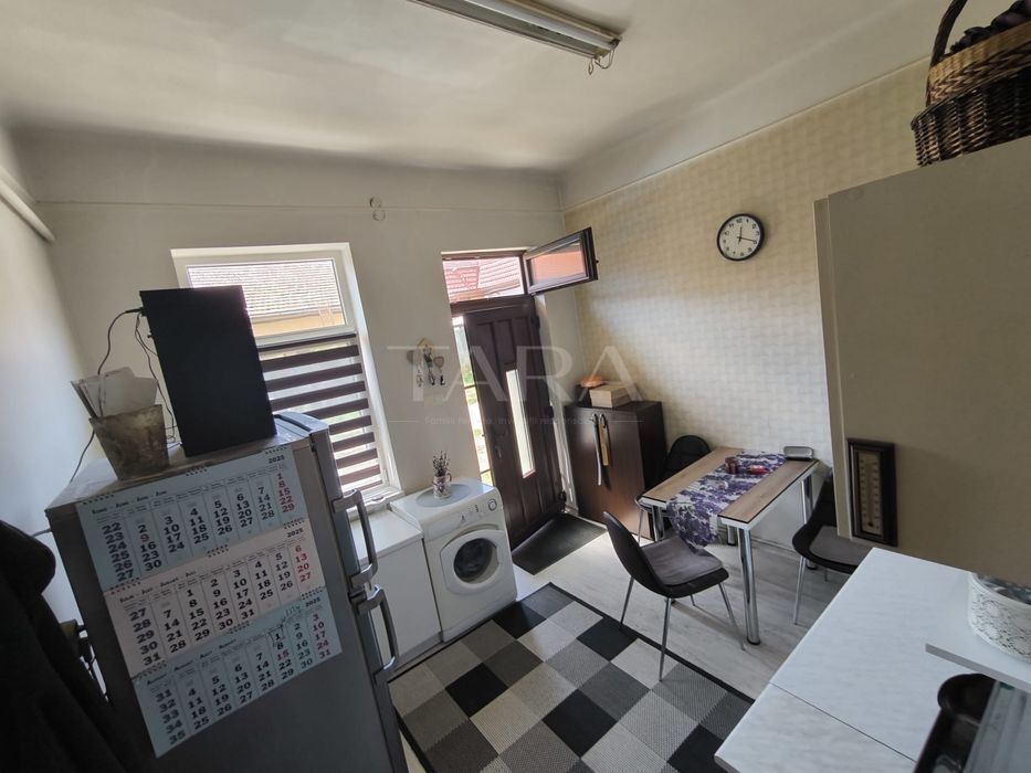 Apartament cu pivniță, mansardă și teren în curte comună. Central Cluj - Poză 1