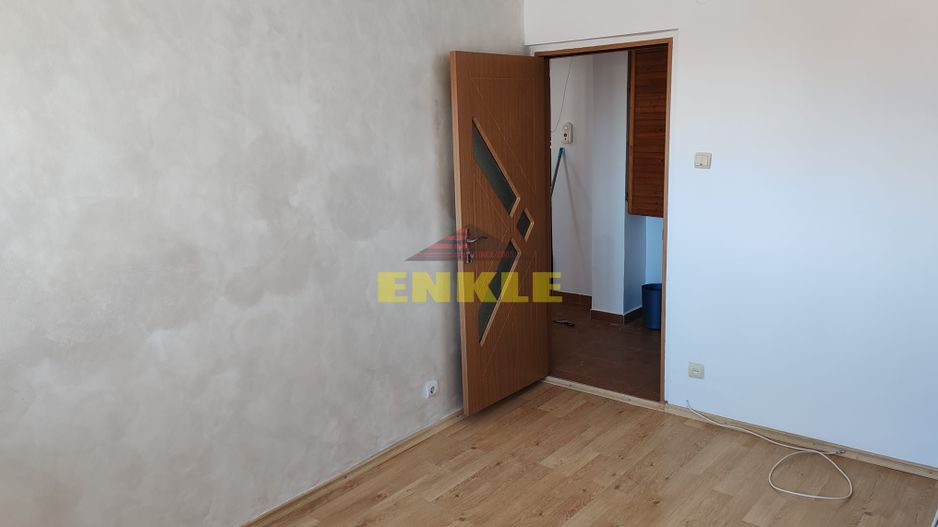 De vanzare apartament cu 3 camere, zona Aleea Nucului - Poză 2