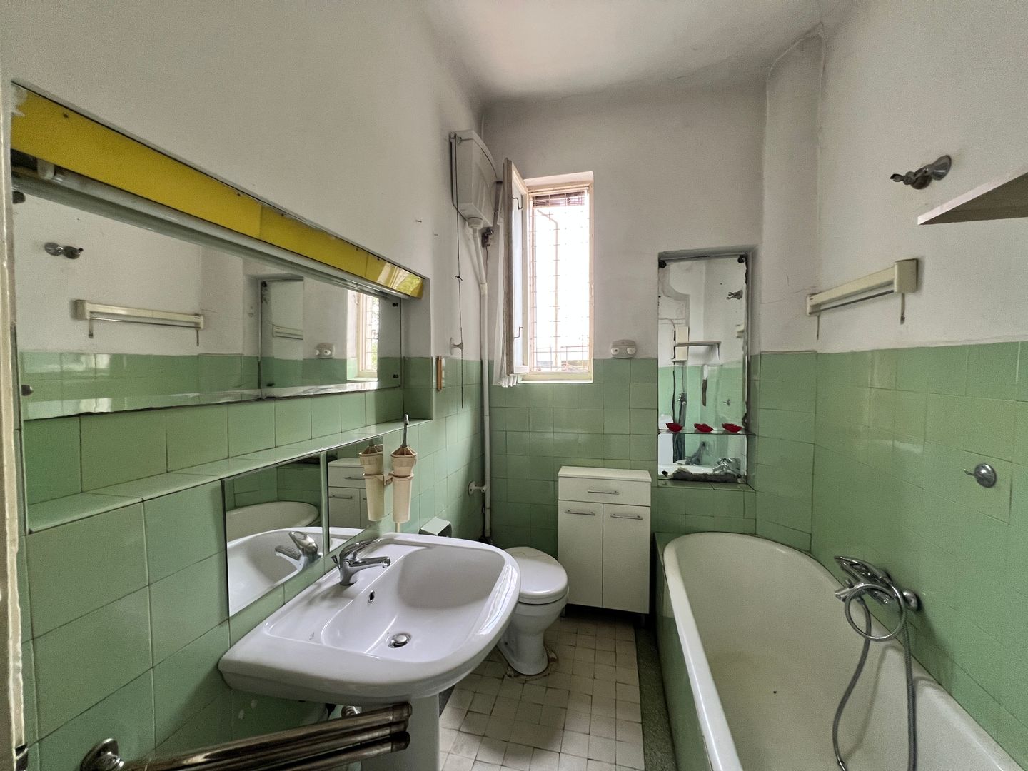 Casă interbelică de închiriat – Str. Barbu Văcărescu nr. 33 - Poză 32