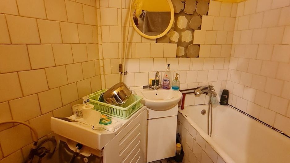 Apartament 2 camere,curte comuna/4 proprietari - Poză 7