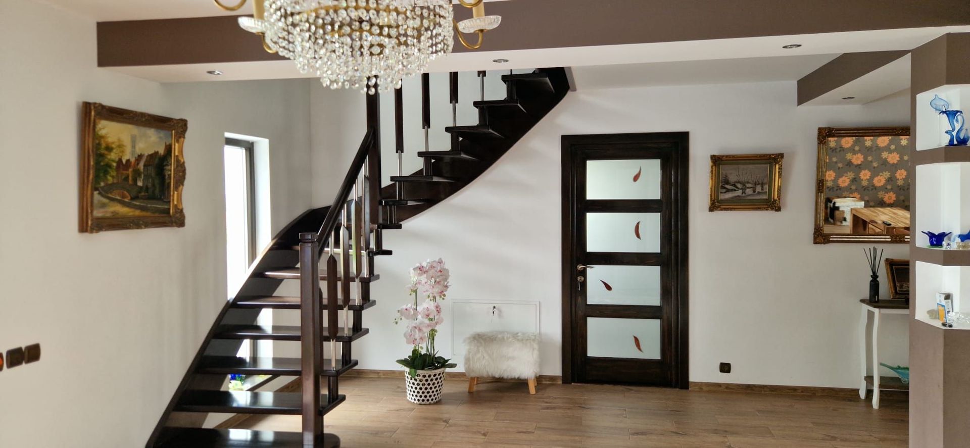 SE VINDE | Casa generoasă în Camirzani | Suceava - Poză 7