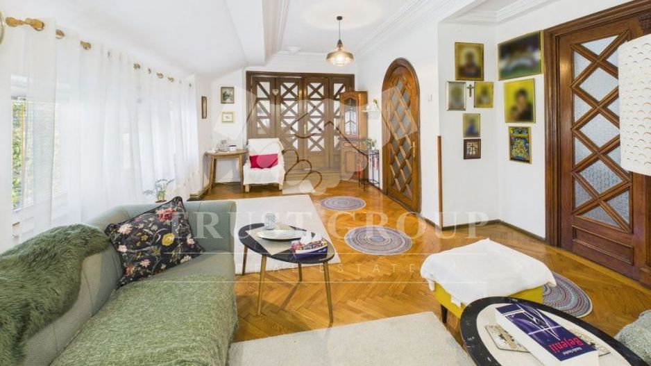 Apartament în vila / 4 camere / Stirbei Vodă - Poză 2