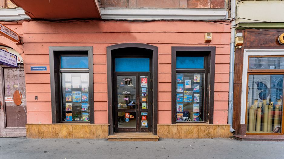 Spațiu comercial pe Bulevardul Revoluției - Poză 1