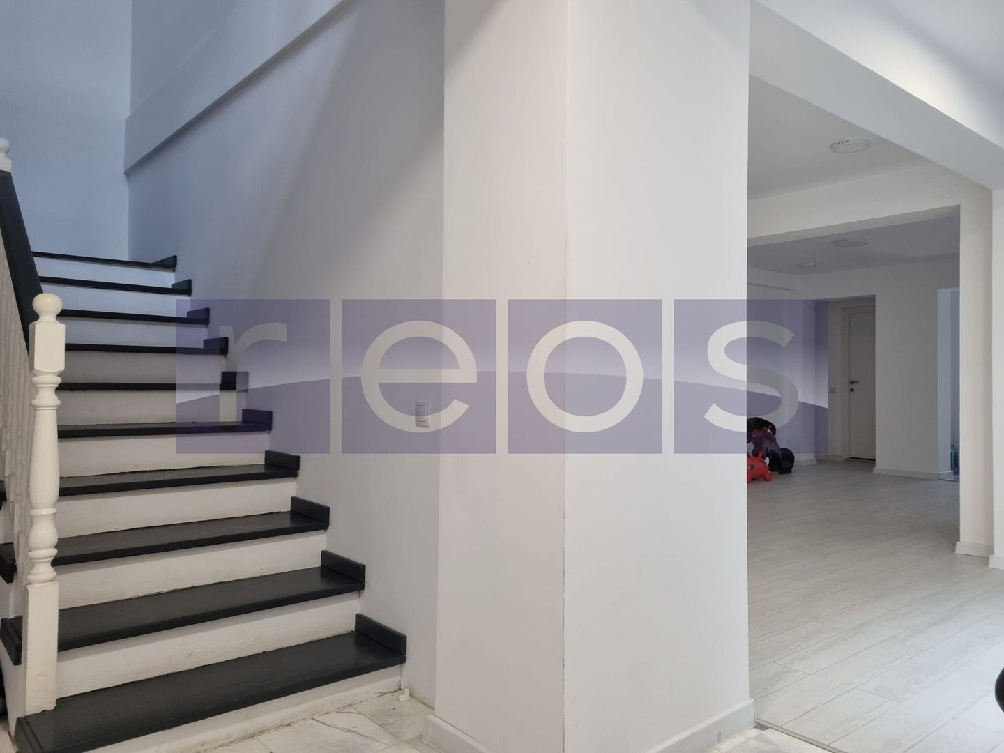 VANZARE VILA  CURTE INDIVIDUALA 7 CAMERE -Brancoveanu - Poză 9