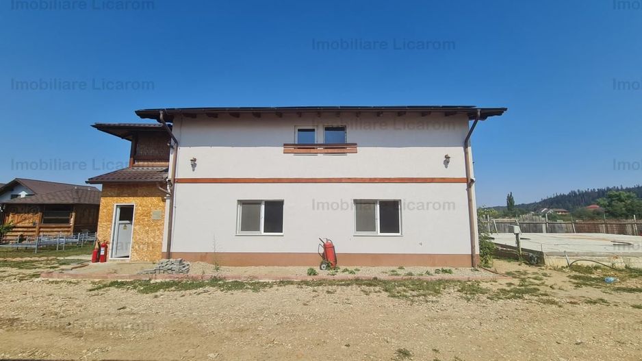 Proprietate in Cristian cu trei constructii+o fundatie,450000euro - Poză 10