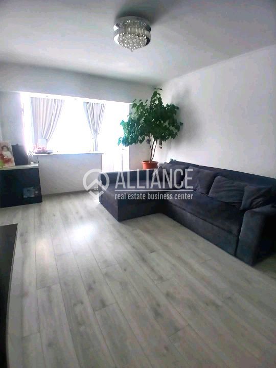 Inel 2 (COD 07) Apartament 3 camere semidecomandat - Poză 1